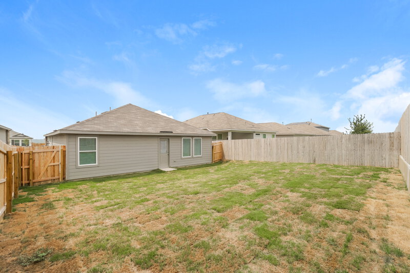 1,440/Mo, 15491 Jake Xing San Antonio, TX 78253 Backyard View
