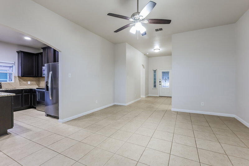 1,575/Mo, 6272 Begonia New Braunfels, TX 78132 Living Room View 2