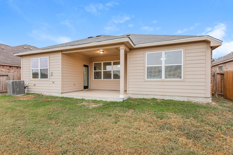 1,575/Mo, 6272 Begonia New Braunfels, TX 78132 Rear View