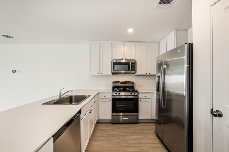 1,815/Mo, 1511 Knoll Rdg New Braunfels, TX 78130 Kitchen View 2