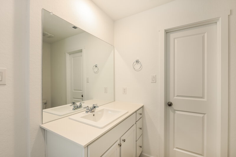 1,815/Mo, 1511 Knoll Rdg New Braunfels, TX 78130 Main Bathroom View