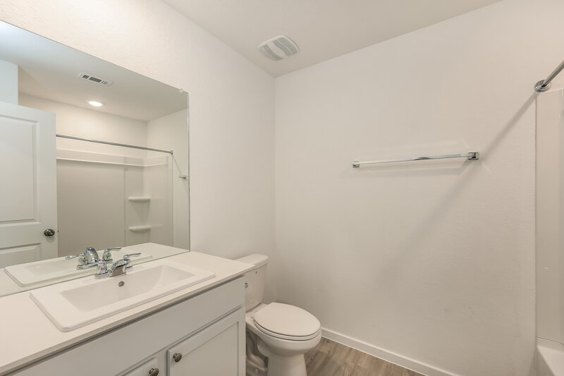 1,815/Mo, 1511 Knoll Rdg New Braunfels, TX 78130 Bathroom View