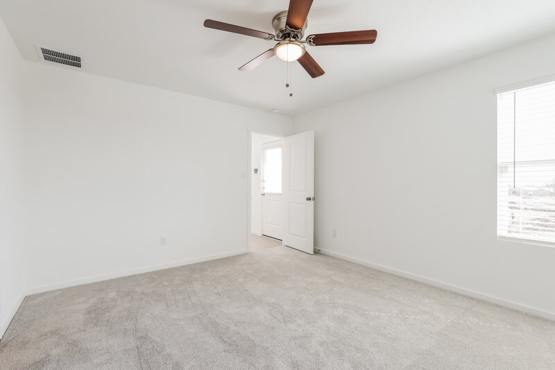 1,700/Mo, 1503 Knoll Rdg New Braunfels, TX 78130 Main Bedroom View 2