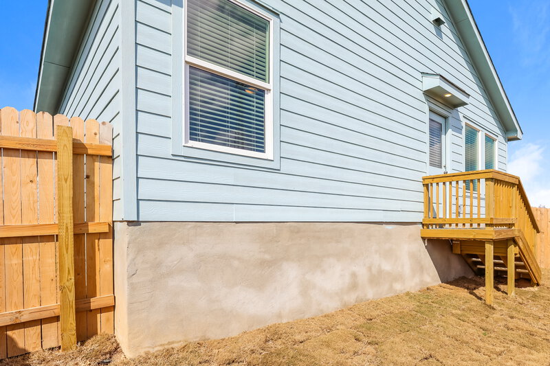 1,700/Mo, 1503 Knoll Rdg New Braunfels, TX 78130 Rear View
