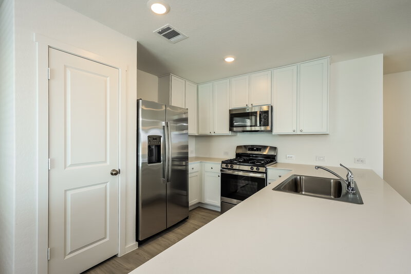 1,480/Mo, 3316 Mound Rdg New Braunfels, TX 78130 Kitchen View