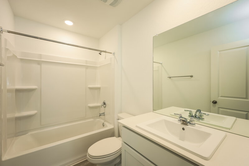 1,480/Mo, 3316 Mound Rdg New Braunfels, TX 78130 Bathroom View 2
