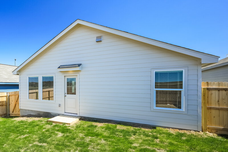 1,480/Mo, 3316 Mound Rdg New Braunfels, TX 78130 Rear View