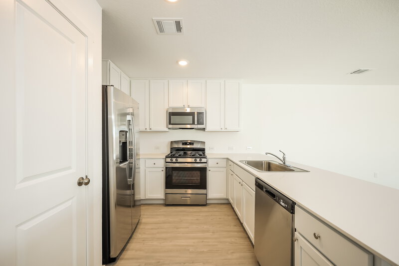 1,670/Mo, 3320 Mound Rdg New Braunfels, TX 78130 Kitchen View 2