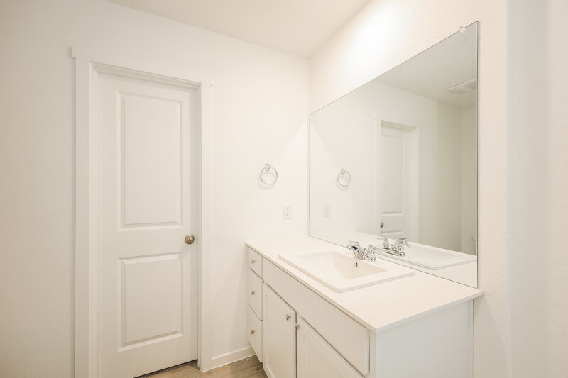 1,670/Mo, 3320 Mound Rdg New Braunfels, TX 78130 Main Bathroom View