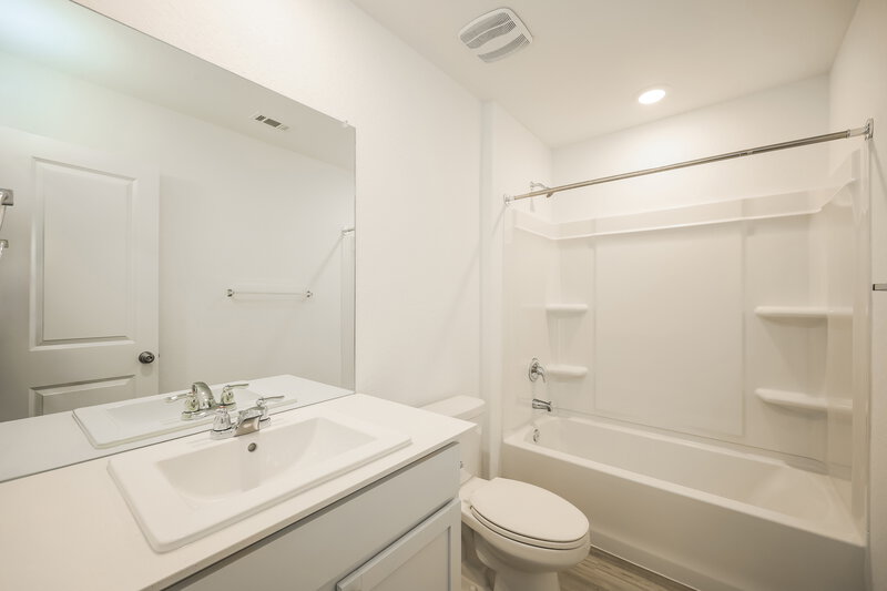 1,670/Mo, 3320 Mound Rdg New Braunfels, TX 78130 Bathroom View