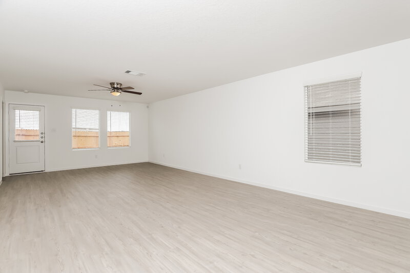 1,695/Mo, 3324 Mound Rdg New Braunfels, TX 78130 Living Room View 2