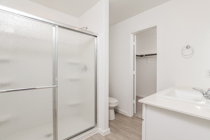 1,695/Mo, 3324 Mound Rdg New Braunfels, TX 78130 Main Bathroom View