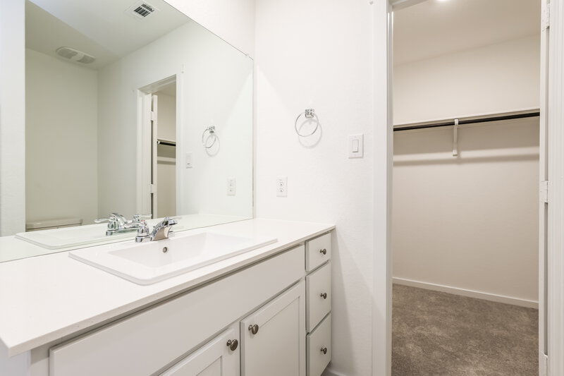 1,695/Mo, 3601 Knob Trl New Braunfels, TX 78130 Main Bathroom View 2