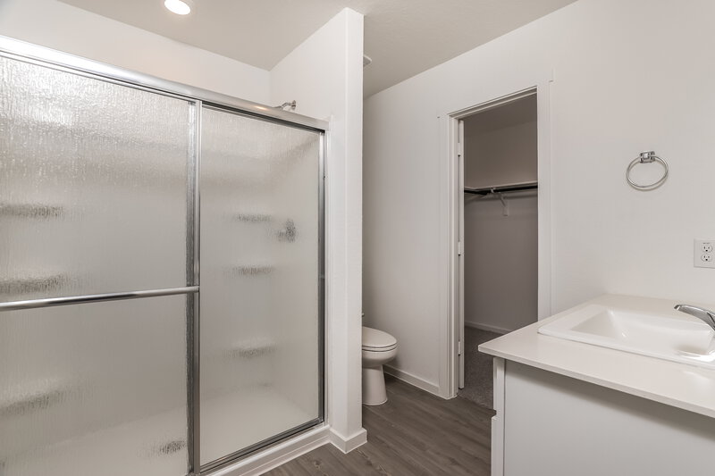 1,620/Mo, 3609 Knob Trl New Braunfels, TX 78130 Main Bathroom View