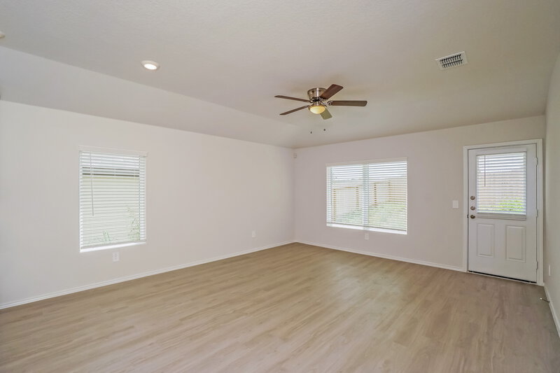 1,675/Mo, 515 Roquefort St New Braunfels, TX 78130 Misc View 3