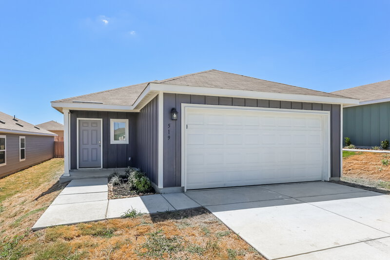 1,525/Mo, 519 Roquefort St New Braunfels, TX 78130 Front View 2