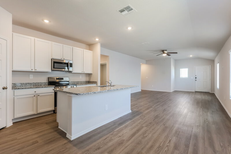1,525/Mo, 519 Roquefort St New Braunfels, TX 78130 Kitchen View