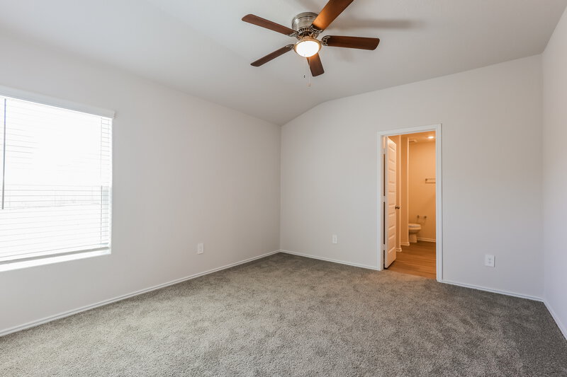1,525/Mo, 519 Roquefort St New Braunfels, TX 78130 Main Bedroom View