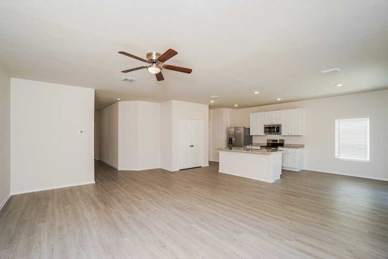 1,595/Mo, 132 Short Cake Aly San Antonio, TX 78253 Living Room View 2