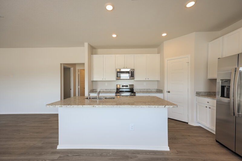1,570/Mo, 255 Bailey Blf San Antonio, TX 78253 Kitchen View 2