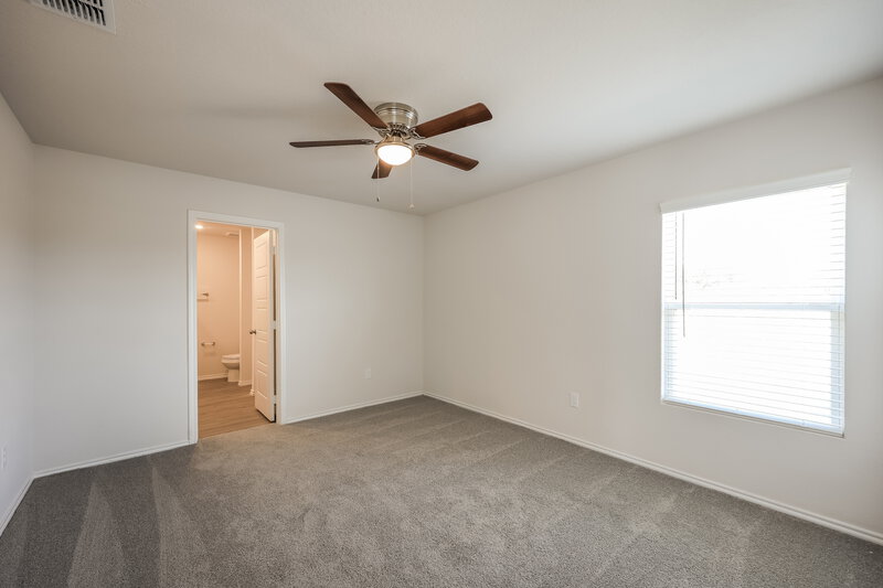 1,570/Mo, 255 Bailey Blf San Antonio, TX 78253 Main Bedroom View
