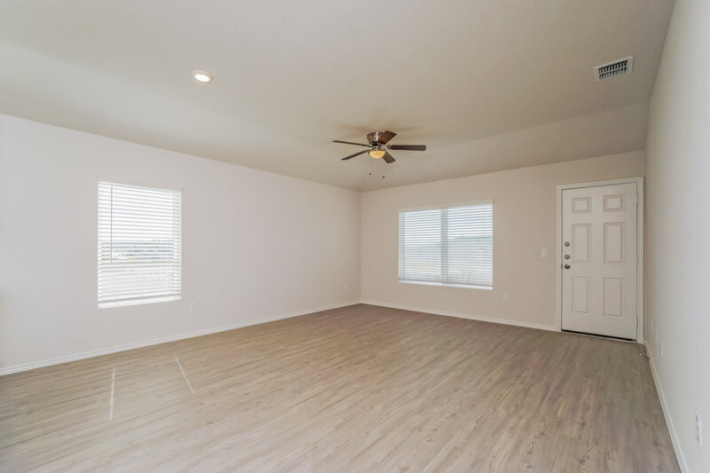 1,400/Mo, 211 Short Cake Aly San Antonio, TX 78253 Living Room View 2