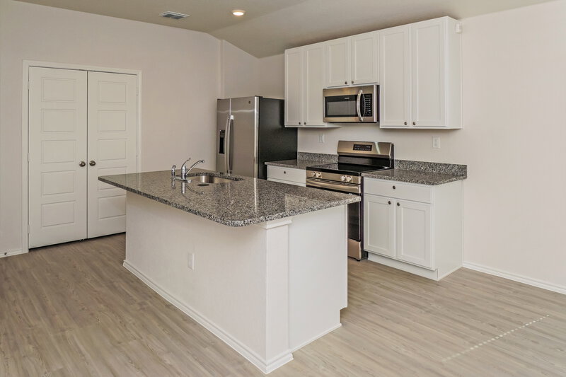 1,400/Mo, 211 Short Cake Aly San Antonio, TX 78253 Kitchen View