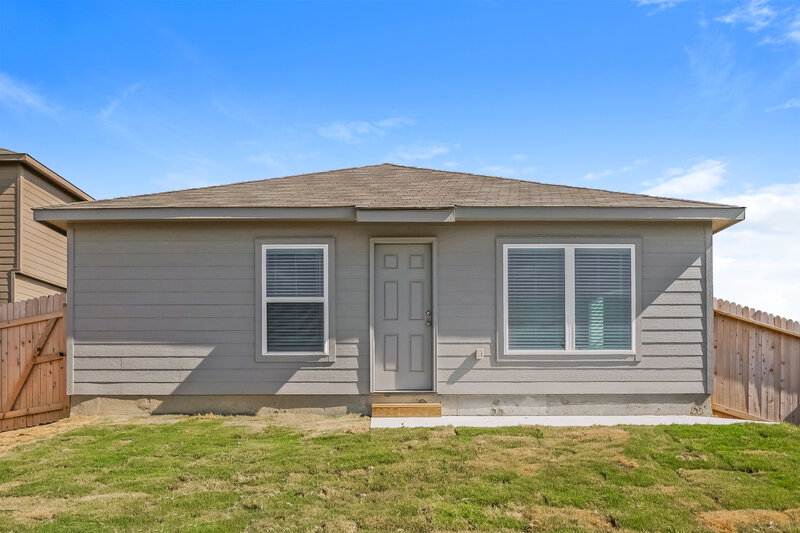 1,400/Mo, 211 Short Cake Aly San Antonio, TX 78253 Rear View