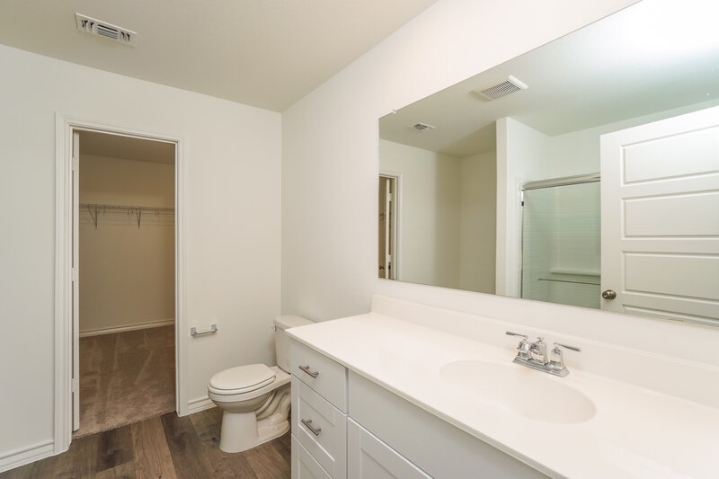 1,810/Mo, 1652 Viola Ln New Braunfels, TX 78130 Main Bathroom View