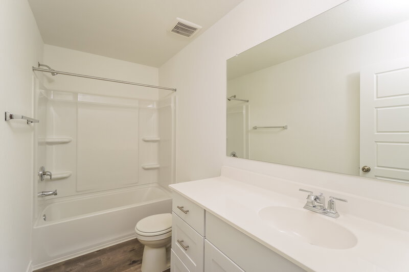 1,810/Mo, 1652 Viola Ln New Braunfels, TX 78130 Bathroom View
