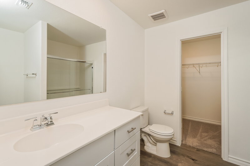 1,715/Mo, 1657 Viola Ln New Braunfels, TX 78130 Main Bathroom View