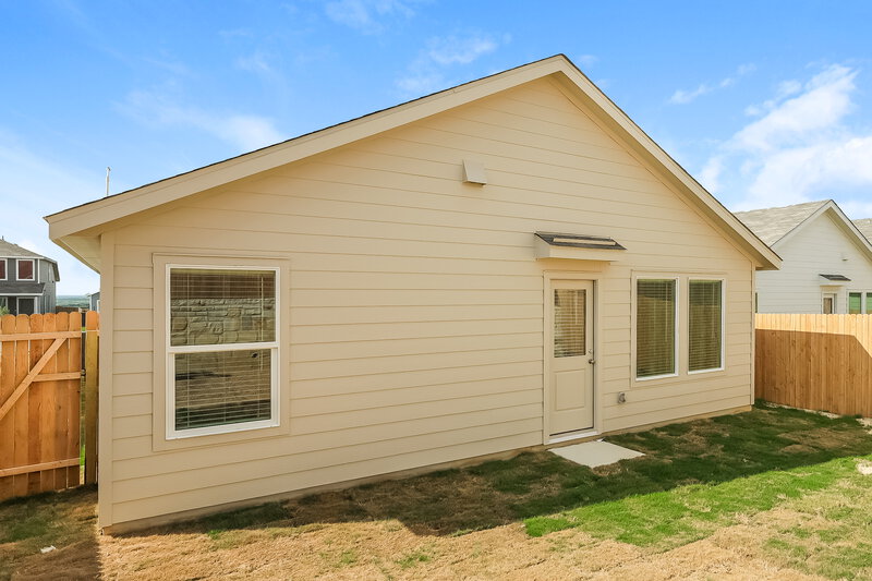 1,535/Mo, 433 Payton Pl Marion, TX 78124 Rear View