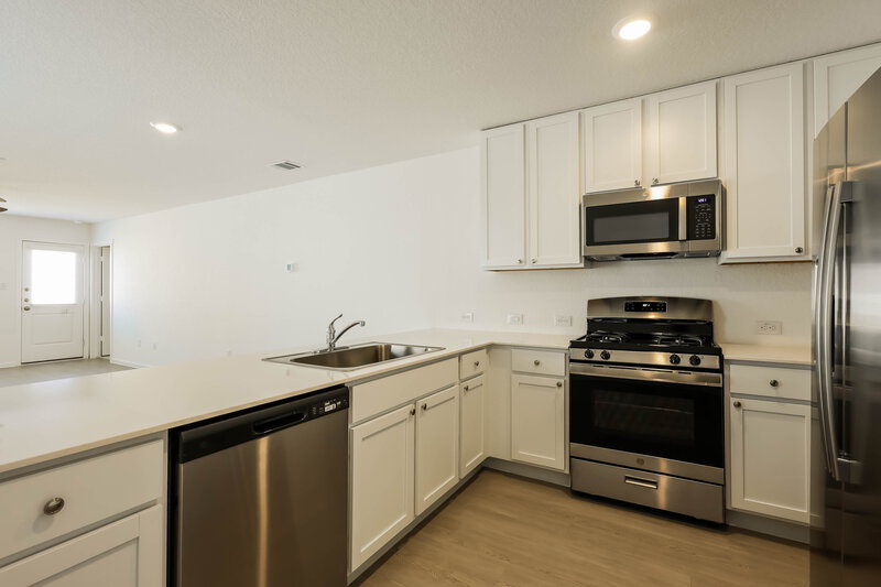 1,435/Mo, 437 Payton Pl Marion, TX 78124 Kitchen View 2