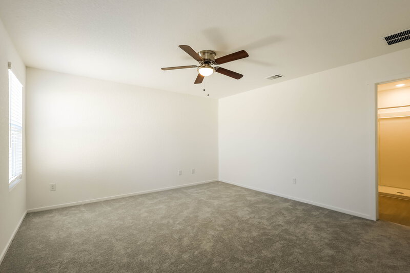 1,435/Mo, 437 Payton Pl Marion, TX 78124 Main Bedroom View