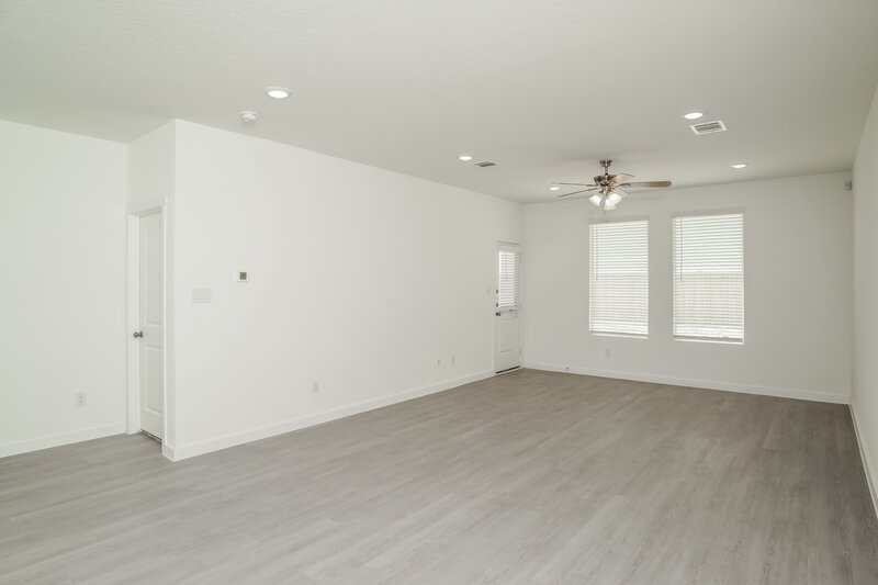 2,105/Mo, 606 Kayden Ct Marion, TX 78124 Living Room View