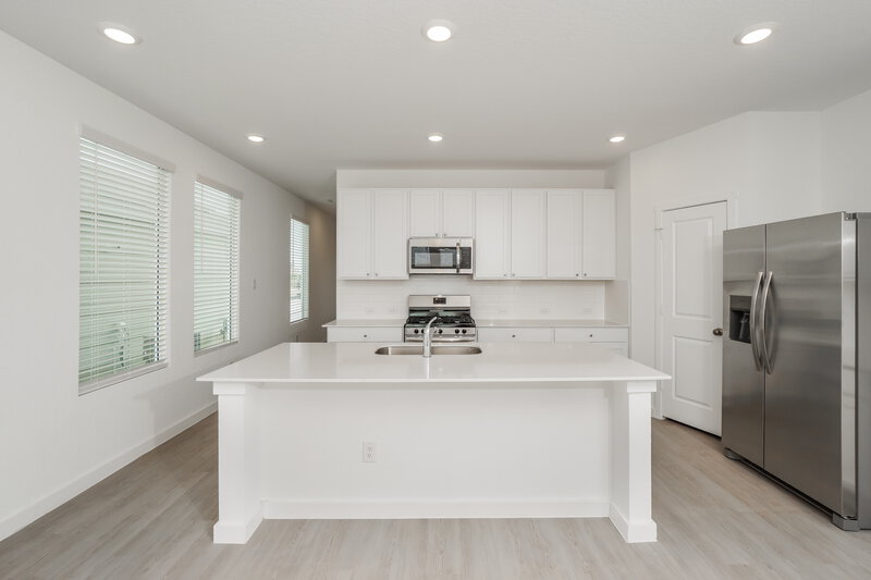 2,105/Mo, 606 Kayden Ct Marion, TX 78124 Kitchen View 2