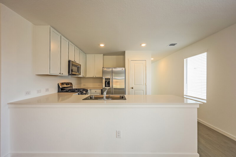 1,740/Mo, 425 Payton Pl Marion, TX 78124 Kitchen View
