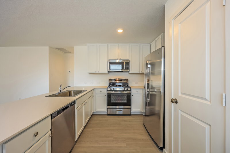 1,740/Mo, 425 Payton Pl Marion, TX 78124 Kitchen View 2