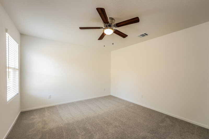 1,740/Mo, 425 Payton Pl Marion, TX 78124 Main Bedroom View
