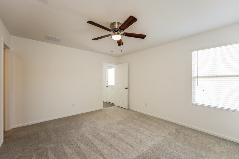 1,740/Mo, 425 Payton Pl Marion, TX 78124 Main Bedroom View 2