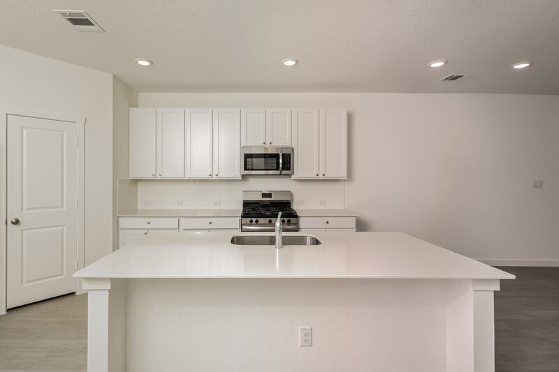 1,675/Mo, 610 Kayden Ct Marion, TX 78124 Kitchen View 2