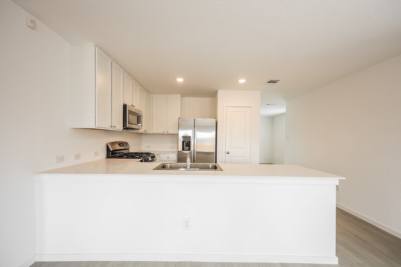 1,775/Mo, 11742 California Rose Converse, TX 78109 Kitchen View