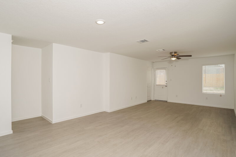 1,650/Mo, 11555 Field Briar Converse, TX 78109 Living Room View