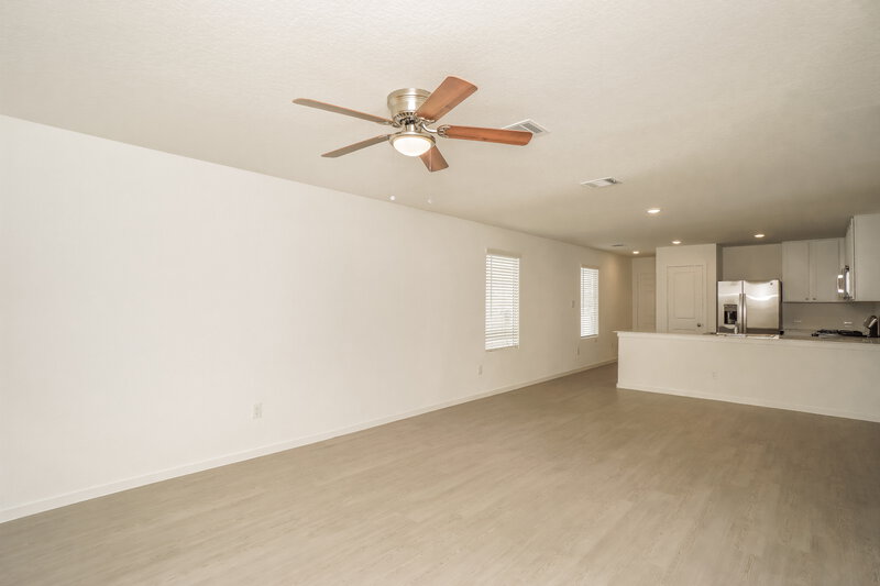 1,650/Mo, 11555 Field Briar Converse, TX 78109 Living Room View 2