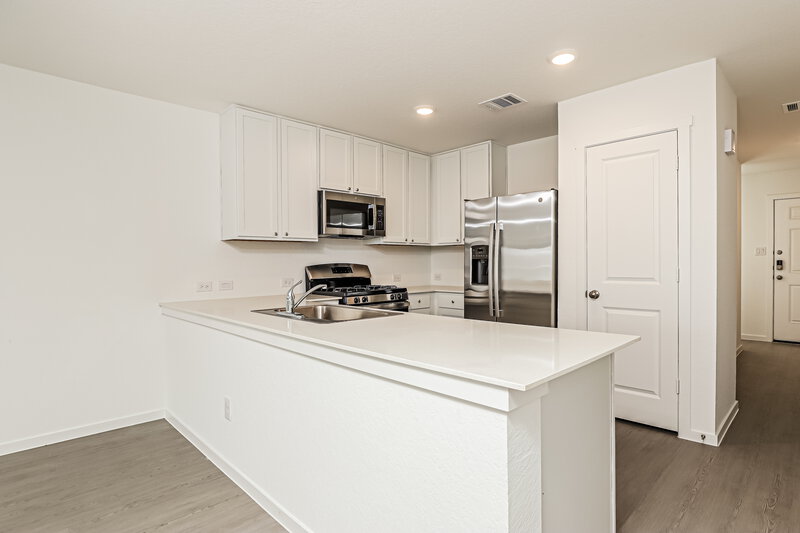 1,445/Mo, 11812 California Rose Converse, TX 78109 Kitchen View 2