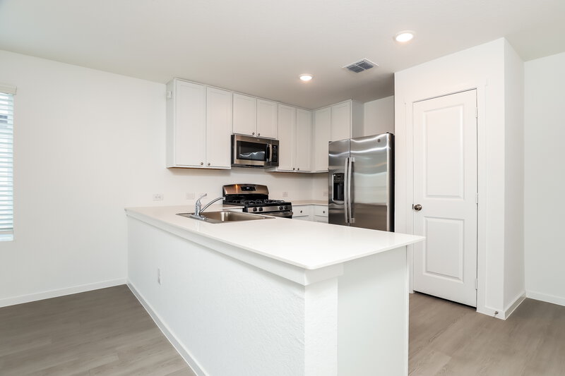 1,420/Mo, 15487 Jake Xing San Antonio, TX 78253 Kitchen View