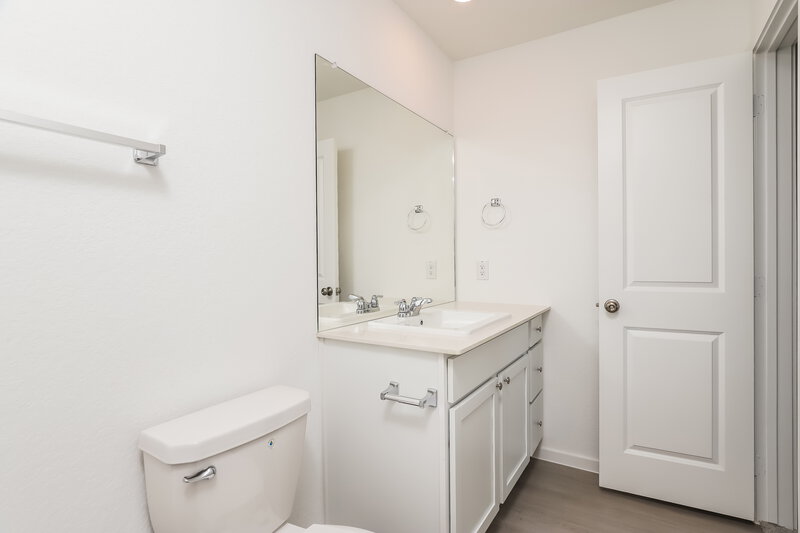 1,420/Mo, 15487 Jake Xing San Antonio, TX 78253 Main Bathroom View