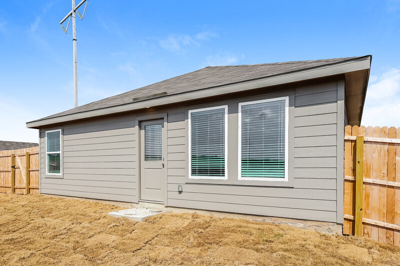 1,320/Mo, 533 Chevre Rd New Braunfels, TX 78130 Rear View
