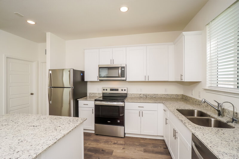 1,870/Mo, 1637 Viola Ln New Braunfels, TX 78130 Kitchen View 2