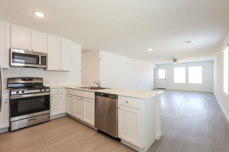 1,670/Mo, 1859 Musk Rose Converse, TX 78109 Kitchen View